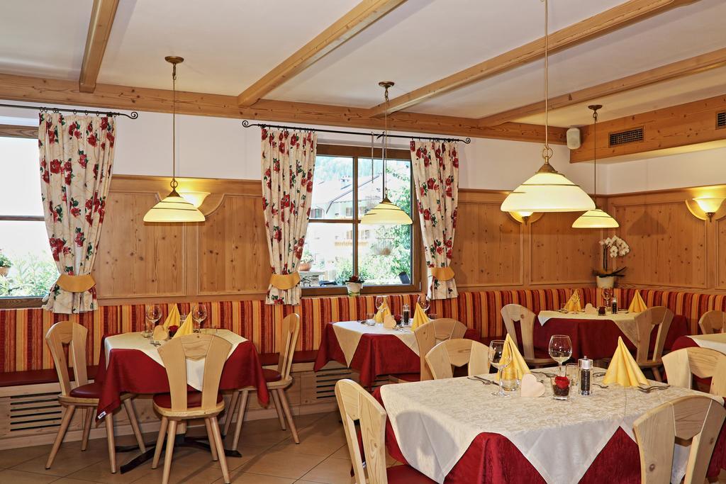 Hotel Olympia Sarentino ภายนอก รูปภาพ